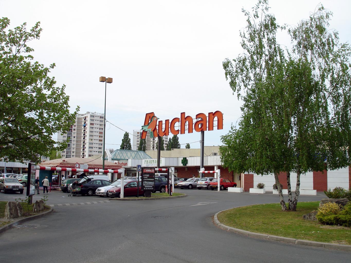 Auchan Retail introduces RIS InkCenters